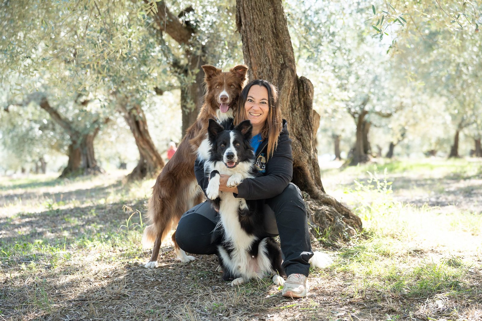 Francesca, educatrice cinofila di Doggielandia ASD, insieme ai suoi due Border Collie